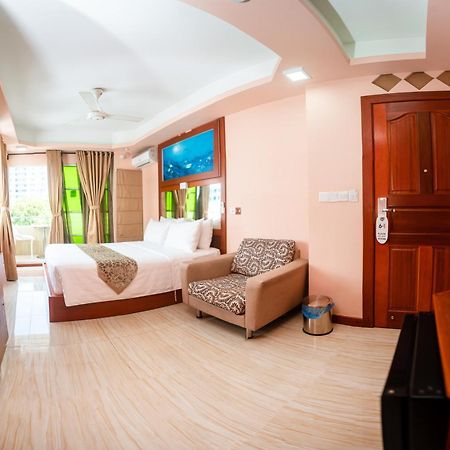 Six In One Otel Malé Dış mekan fotoğraf