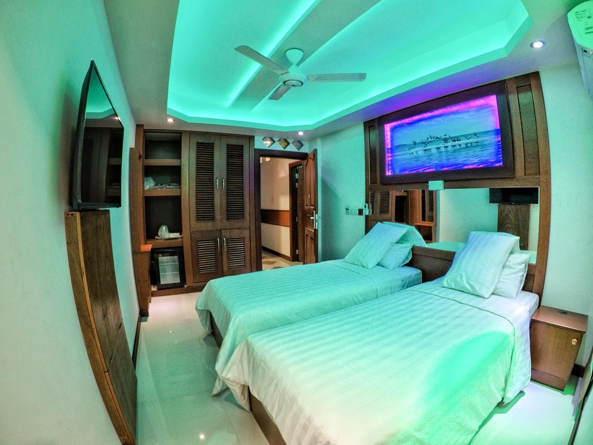Six In One Otel Malé Dış mekan fotoğraf